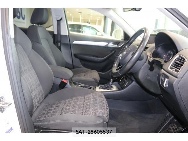 Audi Q3 2017-10 8867073-5