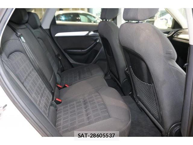 Audi Q3 2017-10 8867073-6