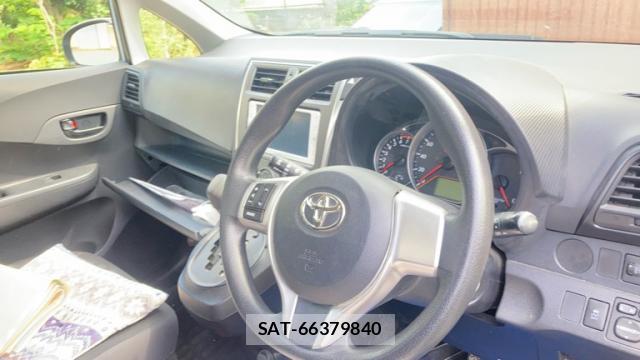 Toyota RACTIS 2014-04 8865468-12