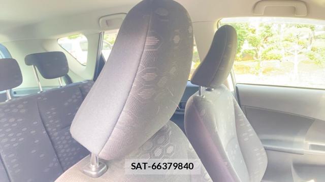 Toyota RACTIS 2014-04 8865468-3