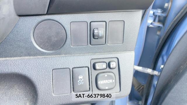 Toyota RACTIS 2014-04 8865468-9