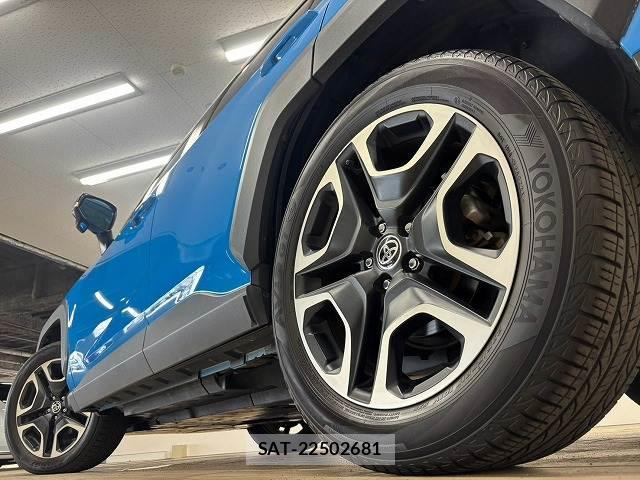 Toyota RAV4 2021-02 8865427-18