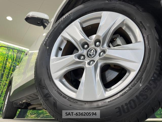 Toyota RAV4 2020-09 8865877-12