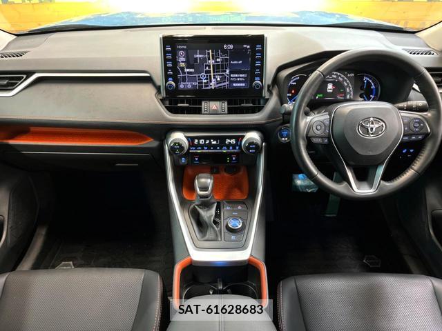 Toyota RAV4 2022-02 8866088-1