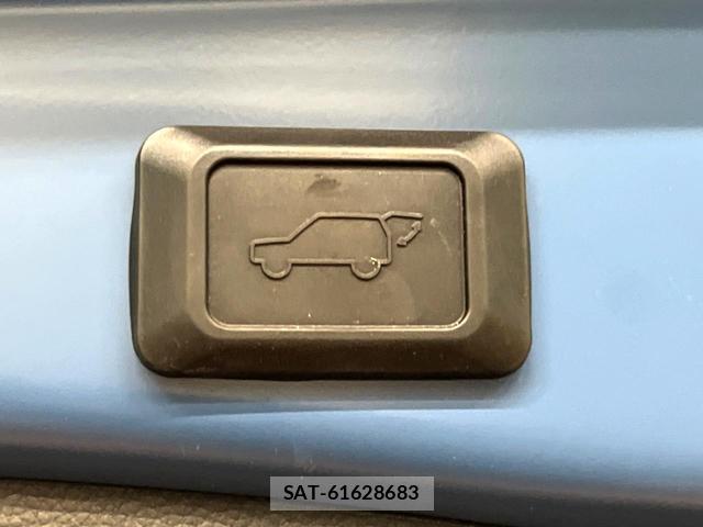 Toyota RAV4 2022-02 8866088-6