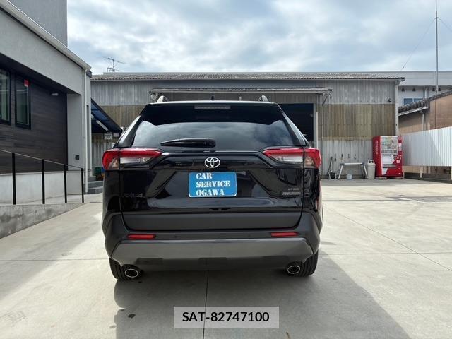 Toyota RAV4 2021-11 8866248-5