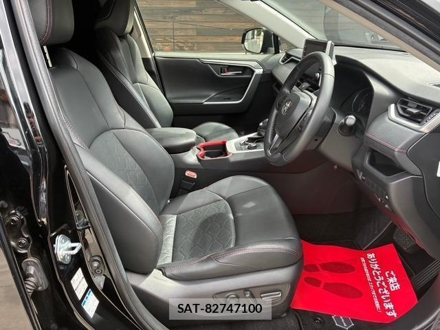 Toyota RAV4 2021-11 8866248-9