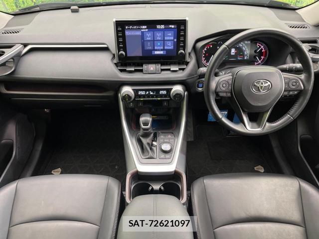 Toyota RAV4 2021-07 8866270-1