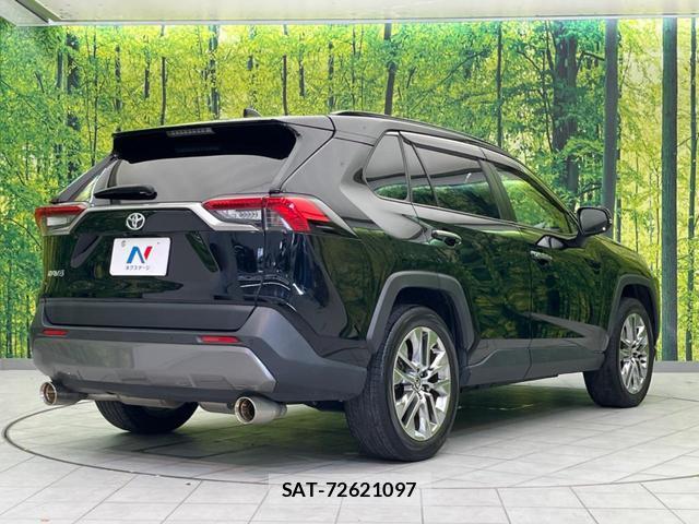 Toyota RAV4 2021-07 8866270-16