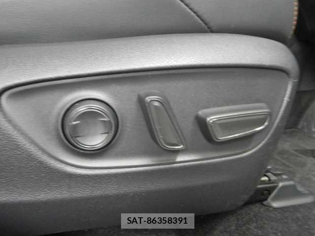 Toyota RAV4 2022-07 8866530-12