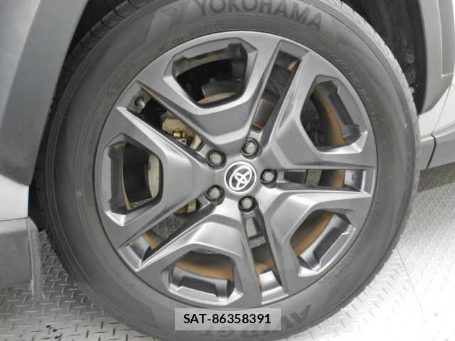 Toyota RAV4 2022-07 8866530-15