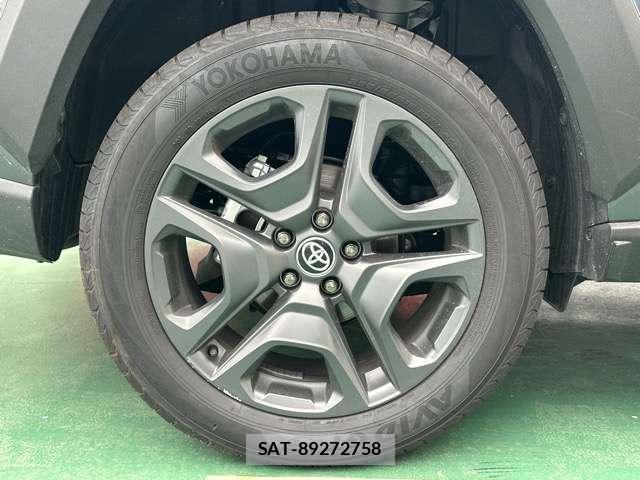 Toyota RAV4 2025-11 8866564-11