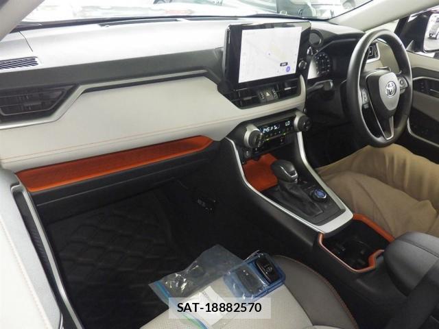 Toyota RAV4 2023-04 8866675-2
