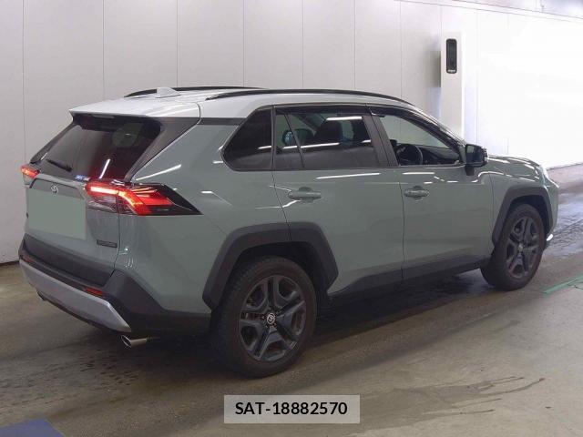 Toyota RAV4 2023-04 8866675-4