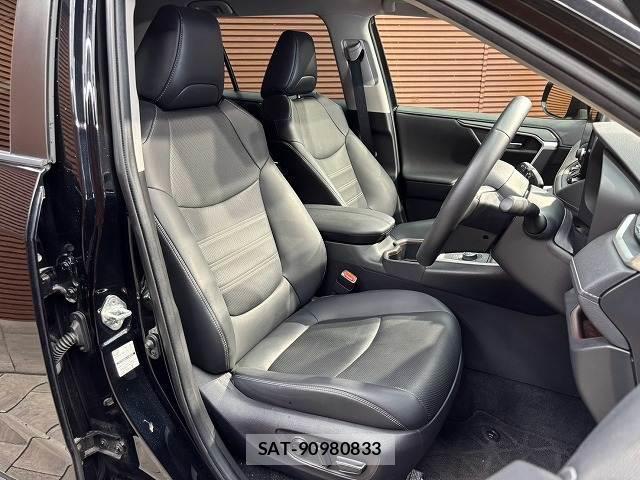 Toyota RAV4 2023-05 8866792-10