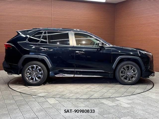 Toyota RAV4 2023-05 8866792-16