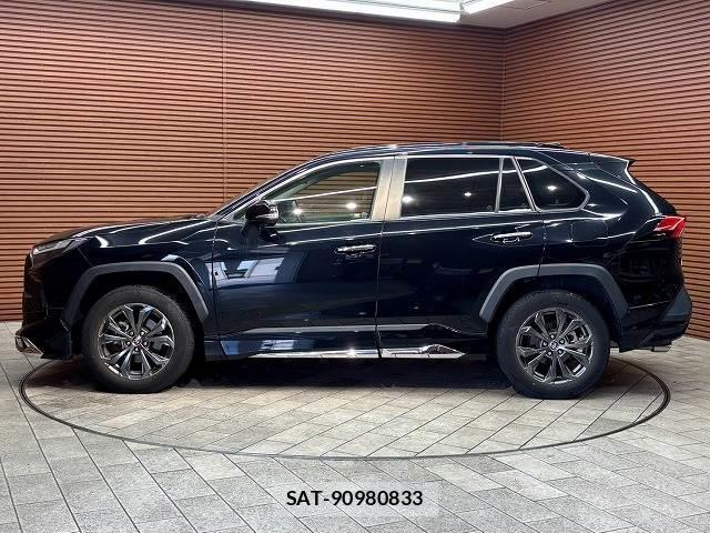 Toyota RAV4 2023-05 8866792-17