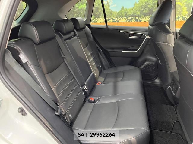 Toyota RAV4 2023-01 8867094-8