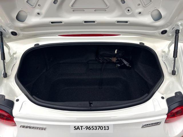 Mazda ROADSTER 2015-10 8865813-9