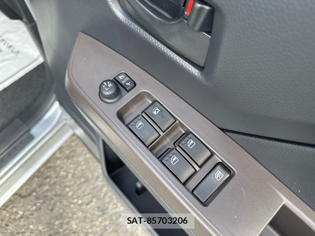 Toyota ROOMY 2025-12 8866142-16