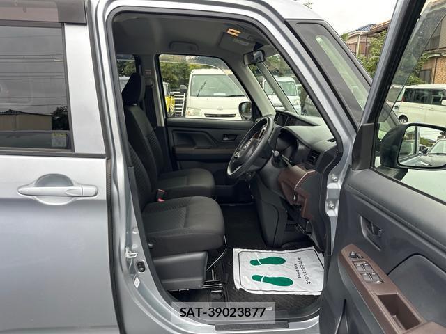 Toyota ROOMY 2019-06 8866706-6