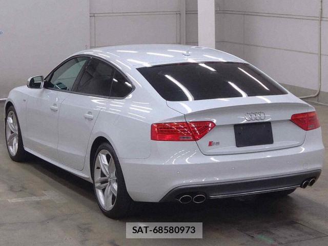 Audi S5 2013-08 8866609-1