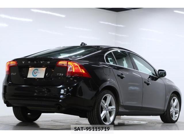 Volvo S60 2017-10 8865726-1