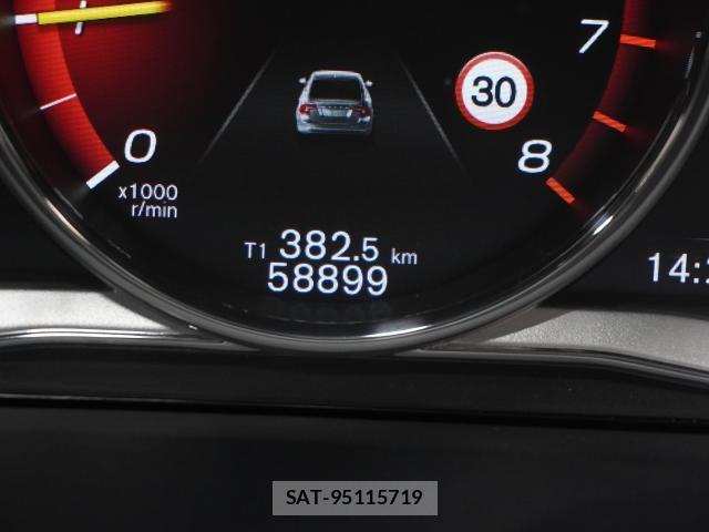 Volvo S60 2017-10 8865726-11