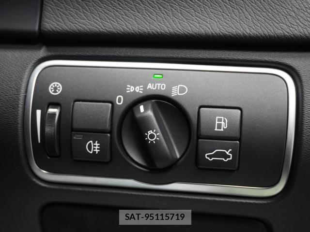 Volvo S60 2017-10 8865726-12