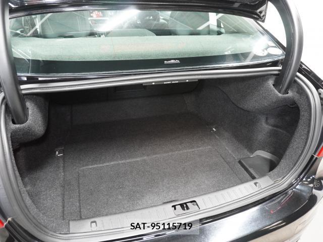 Volvo S60 2017-10 8865726-16