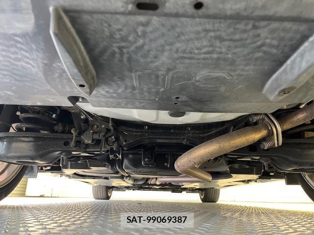 Toyota SAI 2011-05 8867188-18
