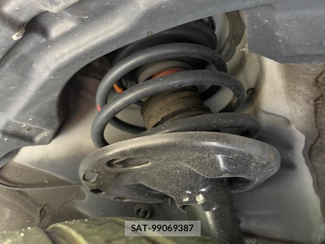 Toyota SAI 2011-05 8867188-19