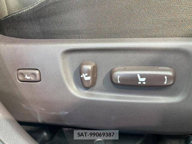 Toyota SAI 2011-05 8867188-5