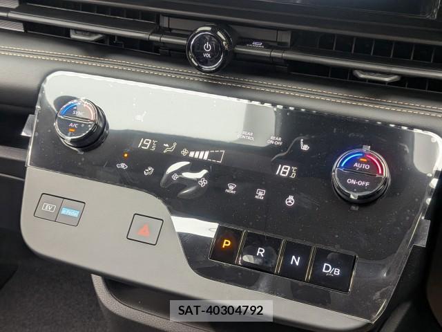 Nissan SERENA 2026-07 8865764-5