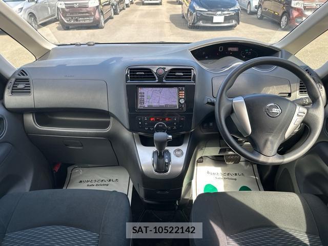 Nissan SERENA 2013-09 8866695-1