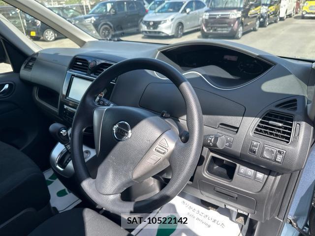 Nissan SERENA 2013-09 8866695-10