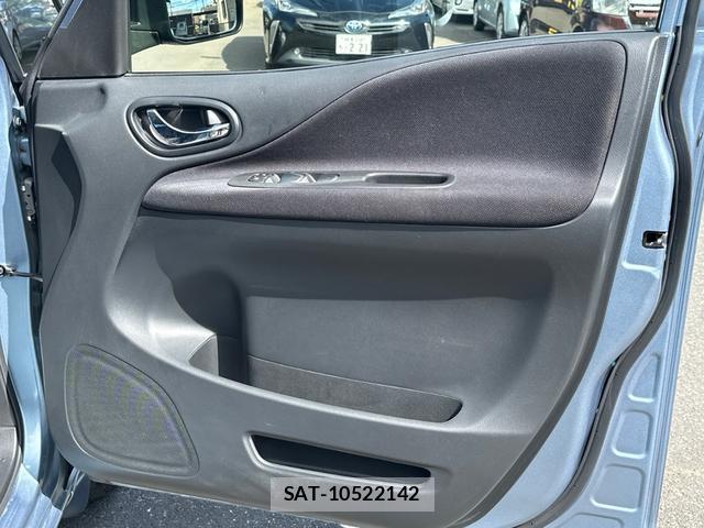 Nissan SERENA 2013-09 8866695-16