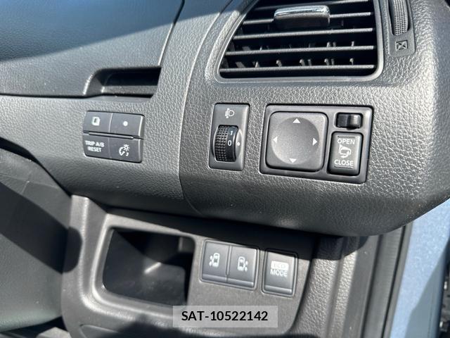 Nissan SERENA 2013-09 8866695-7