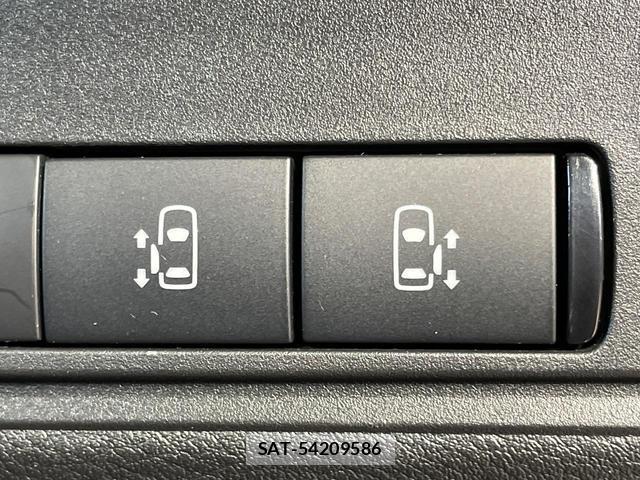 Nissan SERENA 2023-06 8866732-3