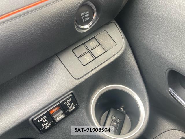 Toyota SIENTA 2015-09 8865926-6