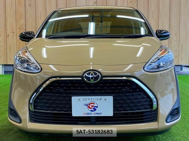 Toyota SIENTA 2021-10 8866326-14
