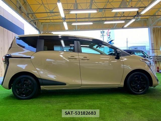 Toyota SIENTA 2021-10 8866326-16