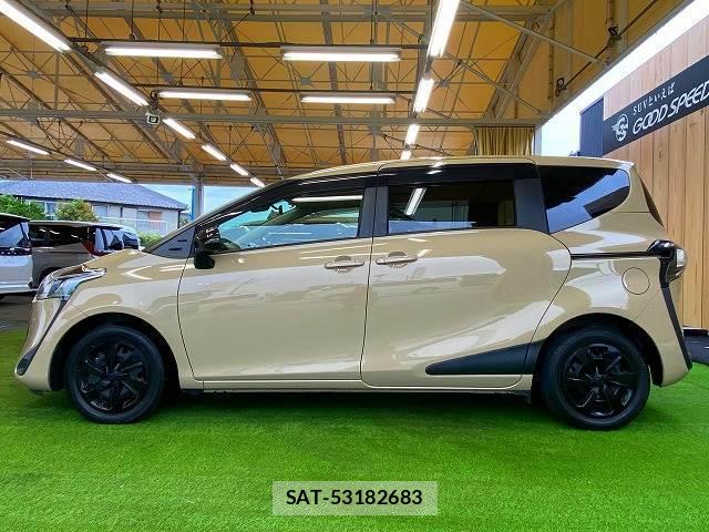 Toyota SIENTA 2021-10 8866326-17