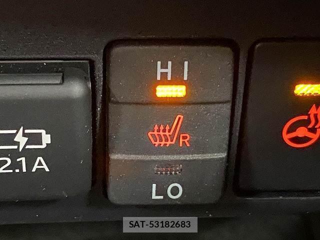 Toyota SIENTA 2021-10 8866326-5