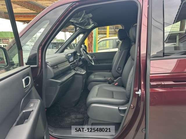 Honda e 2025-10 8866592-3