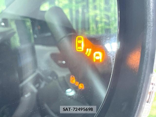 Suzuki SWIFT 2024-03 8866501-5