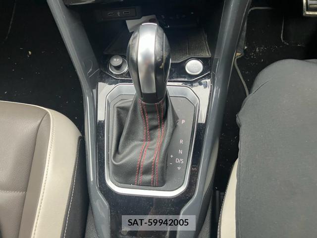 VolksWagen T-ROC 2021-03 8866946-17