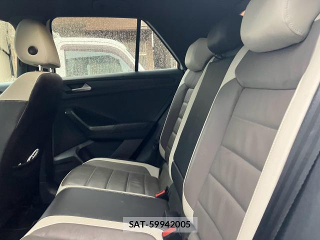 VolksWagen T-ROC 2021-03 8866946-7