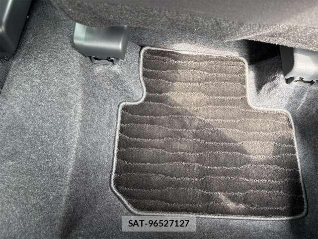 Daihatsu TAFT 2025-11 8867288-9