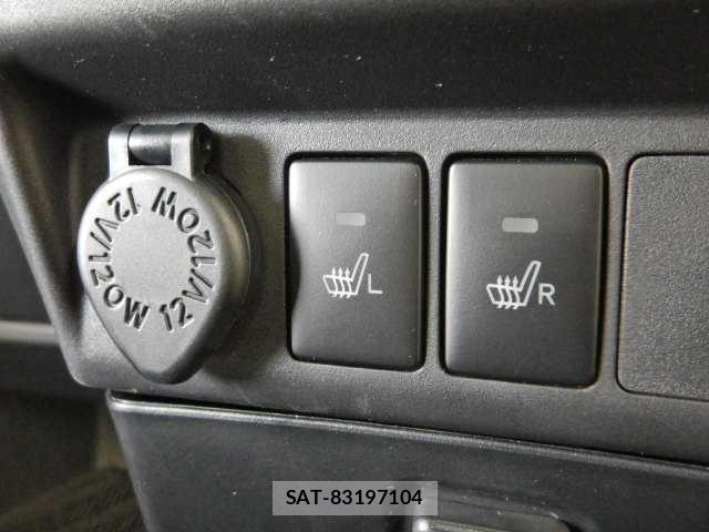 Toyota TANK 2019-05 8866528-5